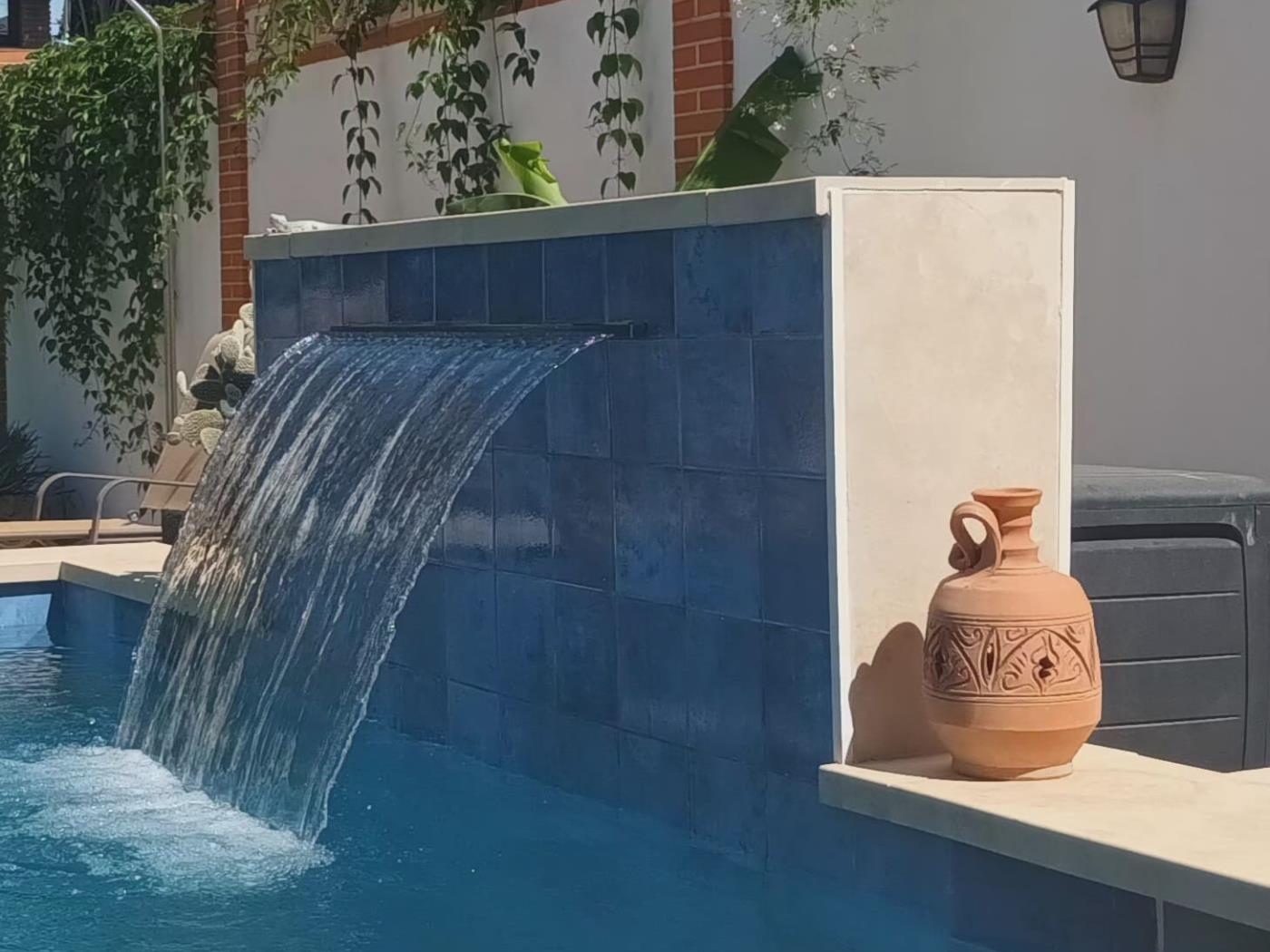 Encantadora villa de 4 dormitorios en Calle Cómpeta en Benalmádena