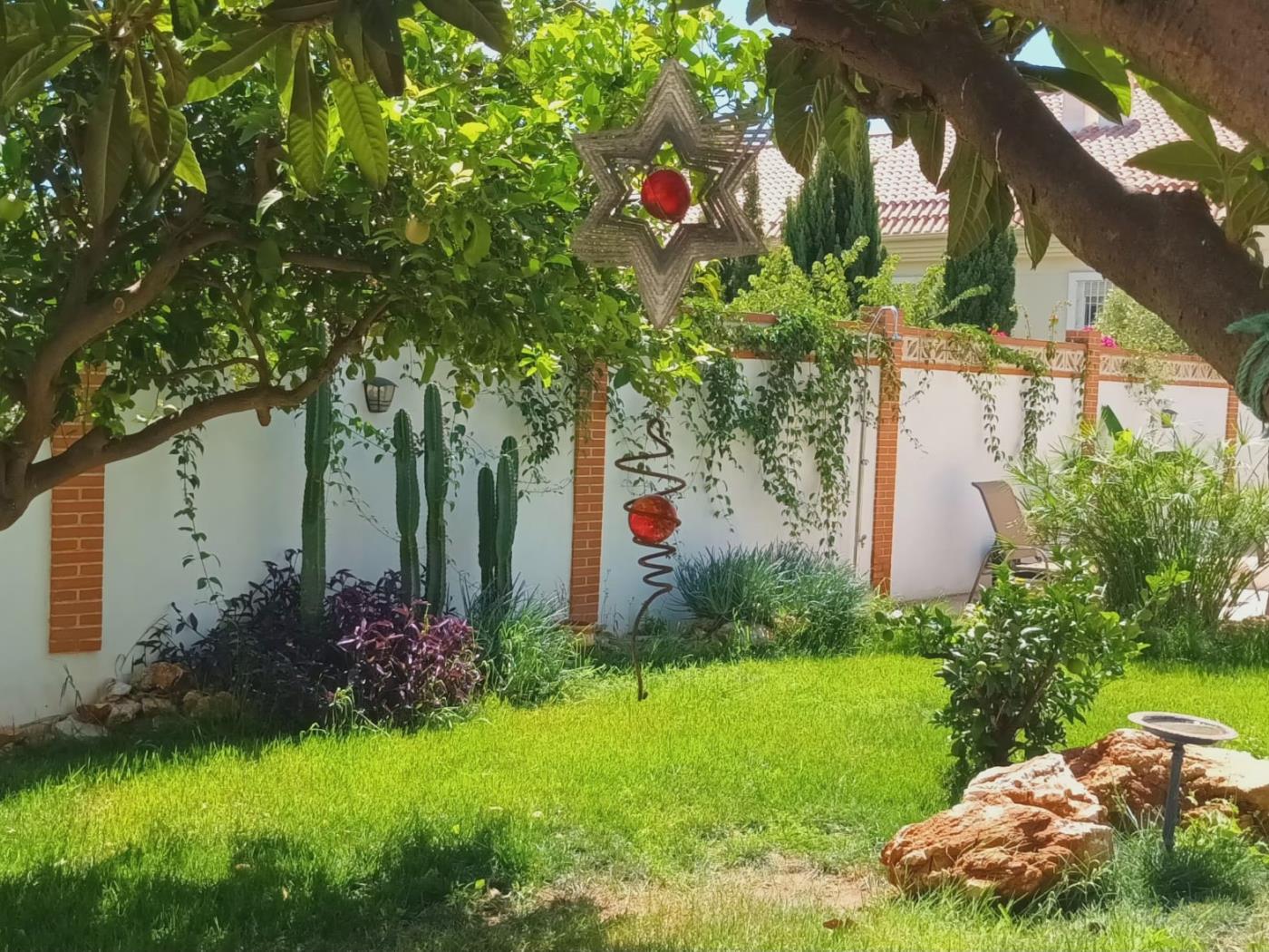 Encantadora villa de 4 dormitorios en Calle Cómpeta en Benalmádena