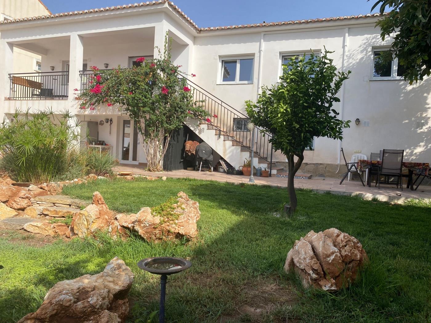 Encantadora villa de 4 dormitorios en Calle Cómpeta en Benalmádena