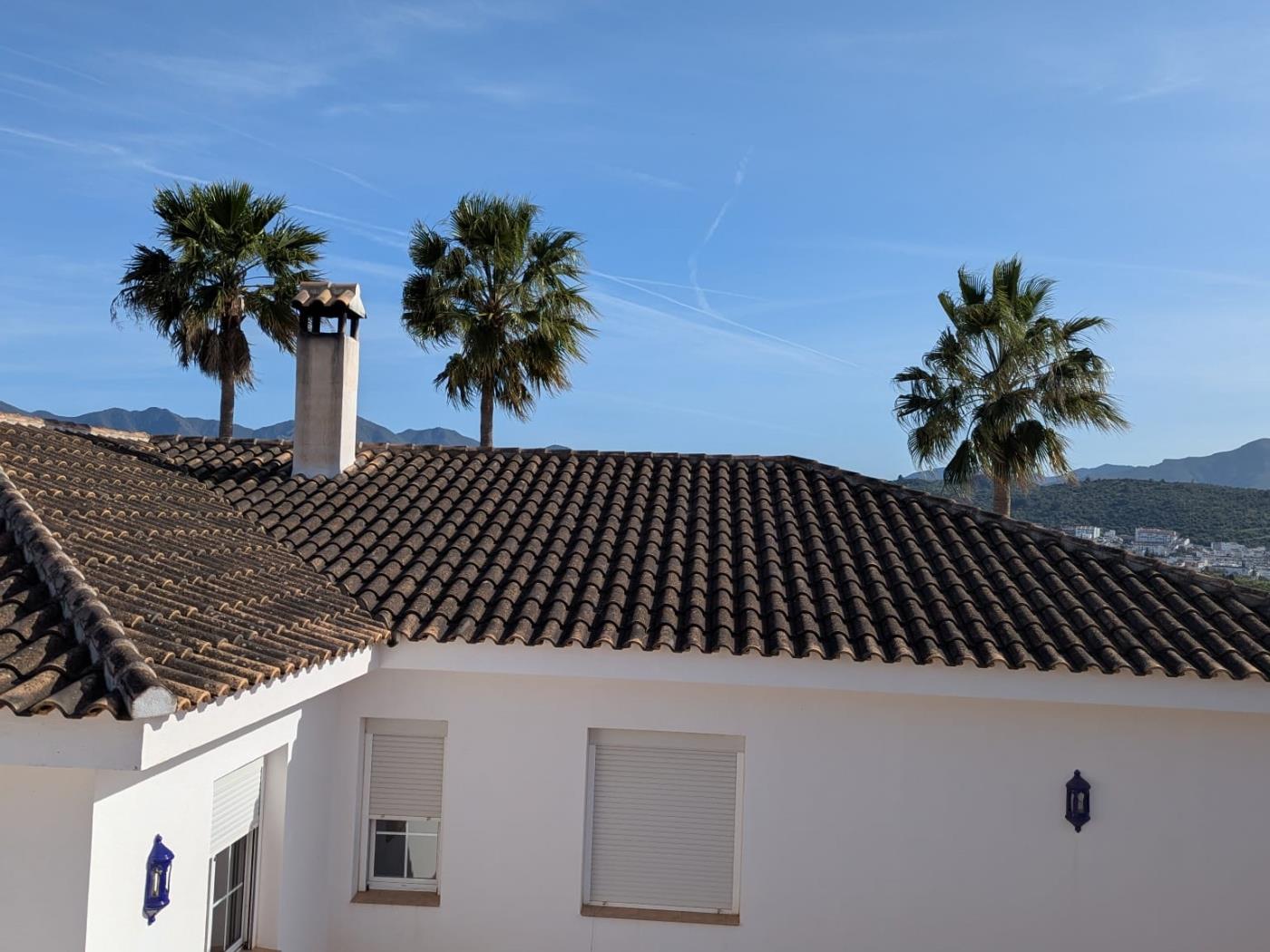 Chalet Independiente con 12.000 m2 de terreno, Guaro en Guaro